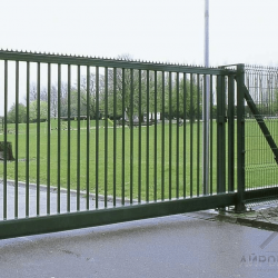 Откатные решетчатые ворота 4700х2270 Тёмно зеленого цвета-min